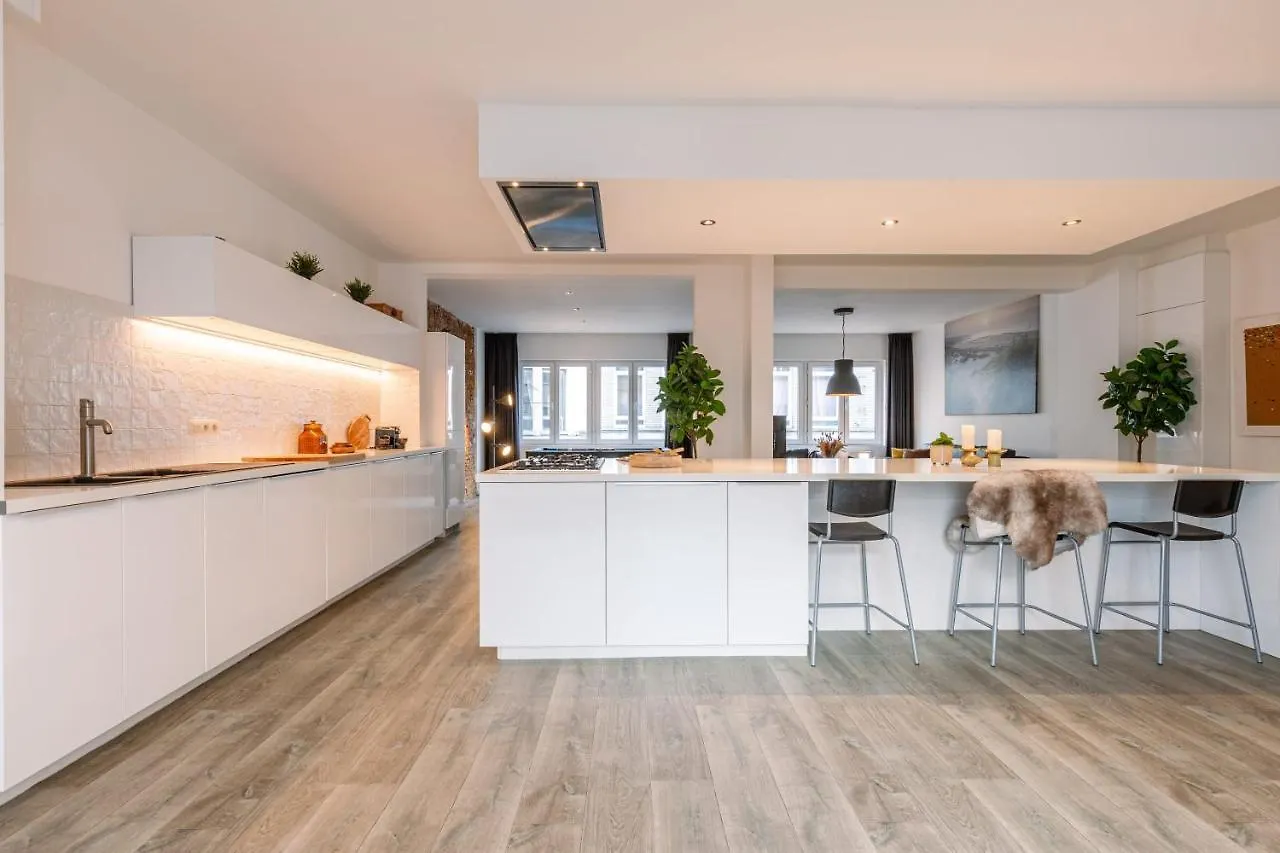 Modern And Spacious Apartment In Antwerpen For 4 Bedrooms